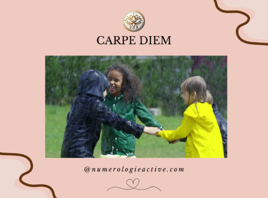 Enfants qui dansent sous la pluie