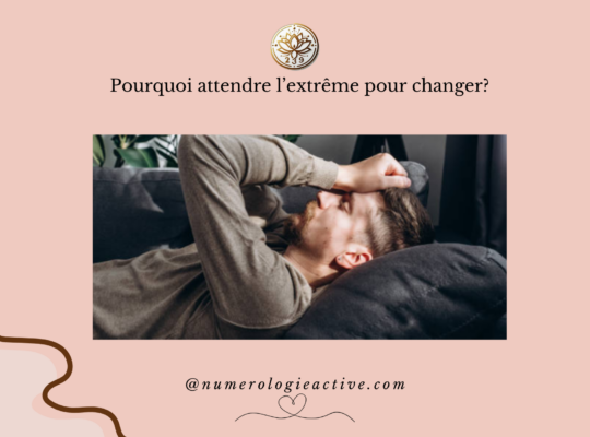 Homme déprimé dans son canapé